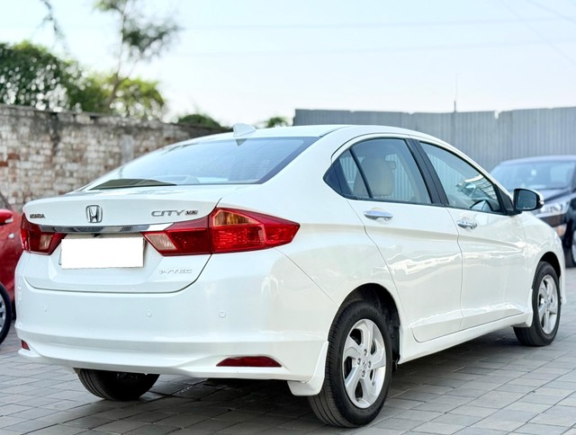 Second-hand 2015 Honda City i VTEC CVT VX for sale in Surat-8