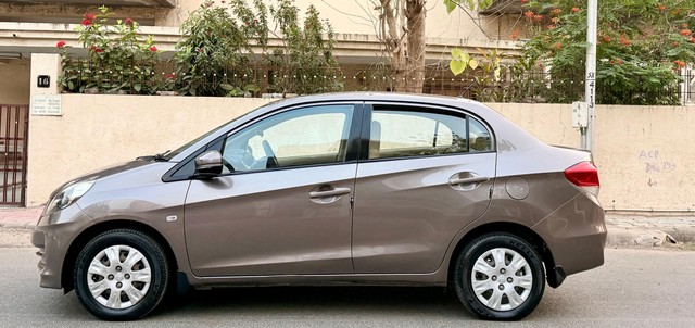 Second-hand 2015 Honda Amaze S i-Vtech for sale in Ahmedabad-2