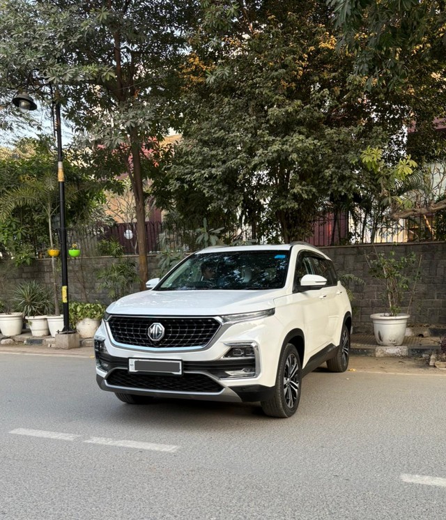 Second-hand 2022 MG Hector Plus Sharp CVT for sale in New Delhi-6