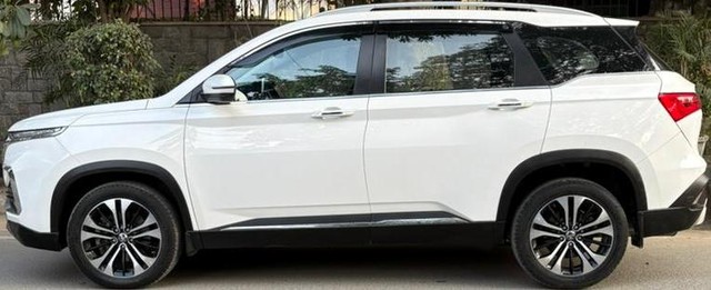 Second-hand 2022 MG Hector Plus Sharp CVT for sale in New Delhi-5