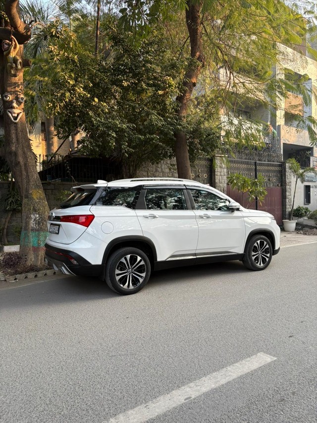 Second-hand 2022 MG Hector Plus Sharp CVT for sale in New Delhi-2