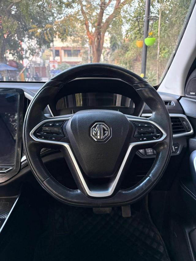 Second-hand 2022 MG Hector Plus Sharp CVT for sale in New Delhi-9