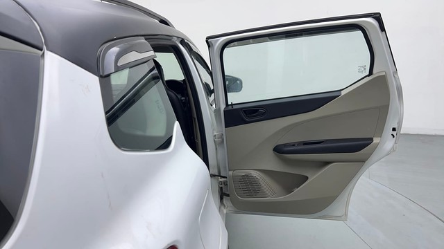 Second-hand 2022 Renault Triber RXT for sale in Karnal-39