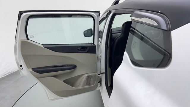 Second-hand 2022 Renault Triber RXT for sale in Karnal-32