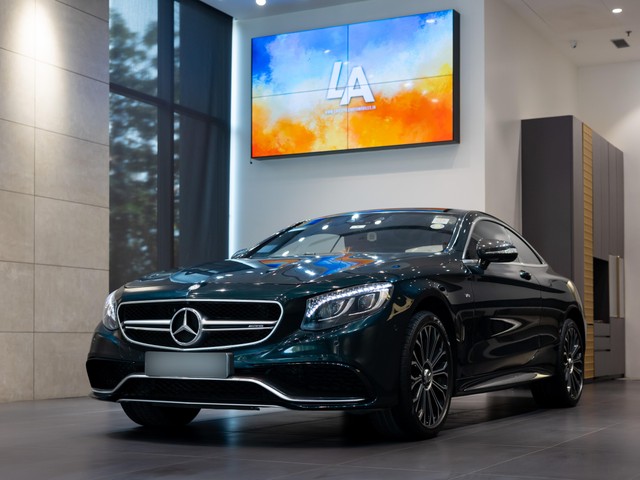 Second-hand 2016 Mercedes-Benz S-Class S 63 AMG Coupe for sale in Kolkata-3