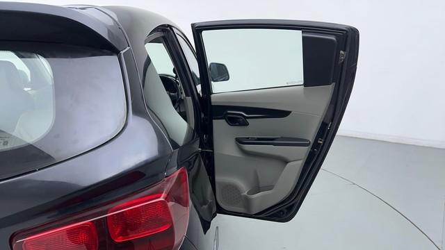 Second-hand 2016 Mahindra KUV 100 NXT G80 K4 Plus 6Str for sale in Ghaziabad-36