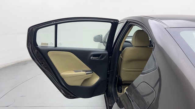 Second-hand 2015 Honda City VX MT for sale in Ghaziabad-27