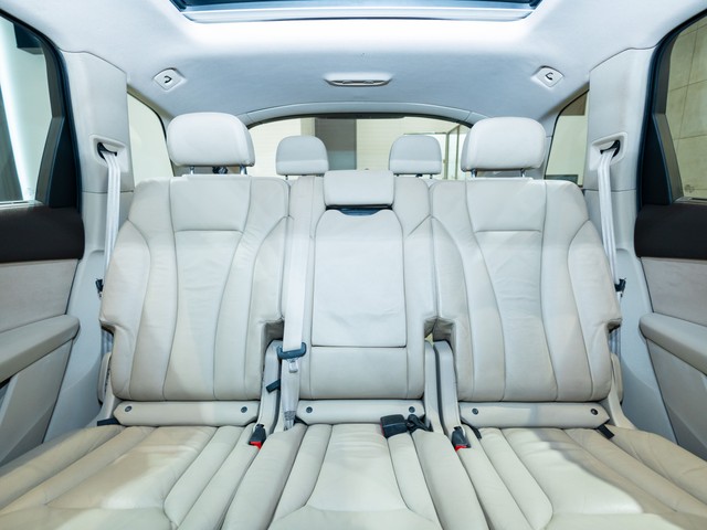 Second-hand 2018 Audi Q7 45 TDI Quattro Premium Plus for sale in Kolkata-13