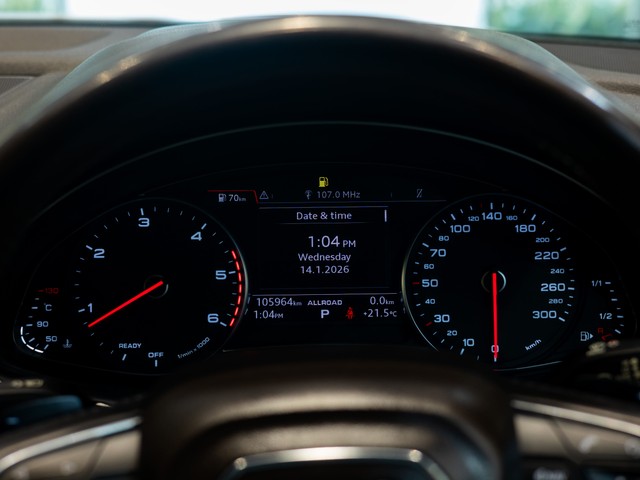 Second-hand 2018 Audi Q7 45 TDI Quattro Premium Plus for sale in Kolkata-18