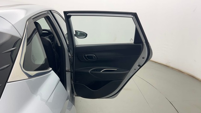 Second-hand 2021 Hyundai i20 Asta Turbo DCT for sale in Kolkata-25