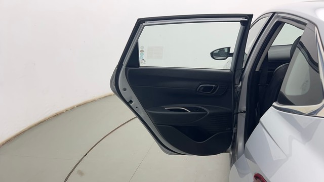 Second-hand 2021 Hyundai i20 Asta Turbo DCT for sale in Kolkata-23