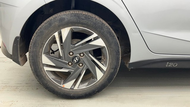 Second-hand 2021 Hyundai i20 Asta Turbo DCT for sale in Kolkata-18