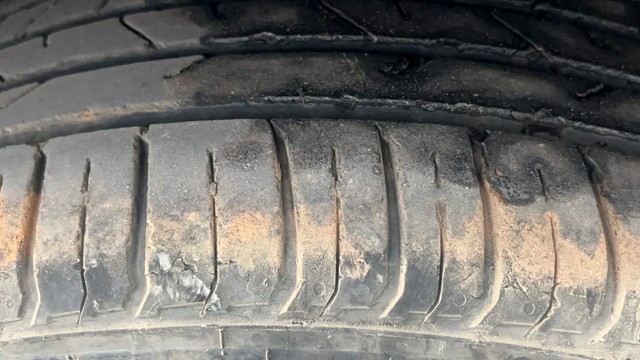 Second-hand 2023 Hyundai Venue SX Diesel for sale in Kolkata-26