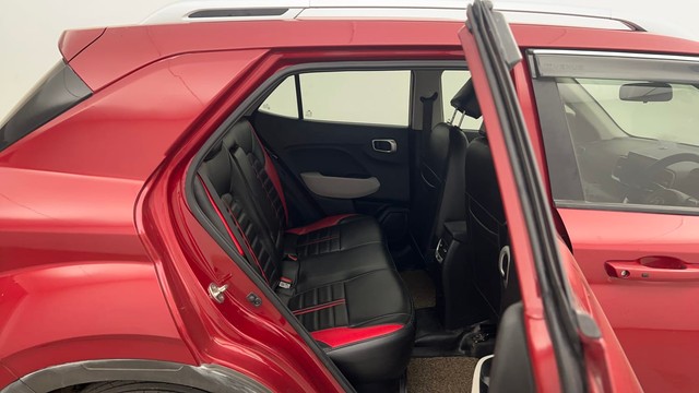 Second-hand 2023 Hyundai Venue SX Diesel for sale in Kolkata-39