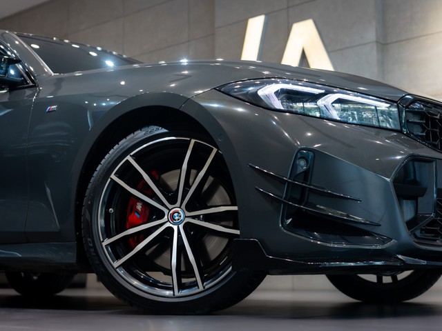 Second-hand 2024 BMW 3 Series M340i xDrive for sale in Kolkata-8