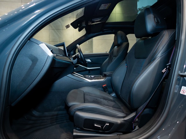 Second-hand 2024 BMW 3 Series M340i xDrive for sale in Kolkata-17