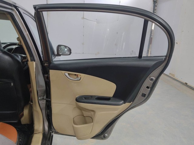 Second-hand 2015 Honda Amaze VX i-VTEC for sale in Kochi-24