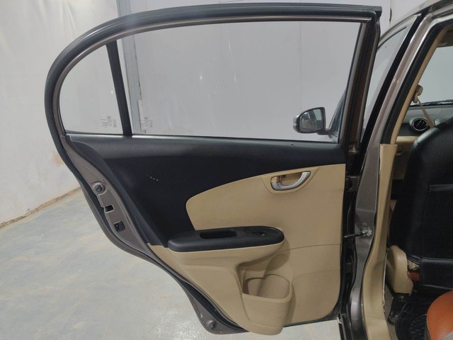 Second-hand 2015 Honda Amaze VX i-VTEC for sale in Kochi-25