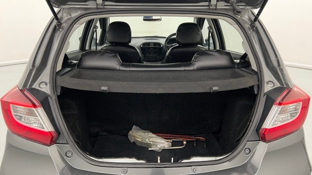 Second-hand 2023 Tata Tiago XT for sale in Kanpur-9