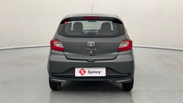 Second-hand 2023 Tata Tiago XT for sale in Kanpur-4