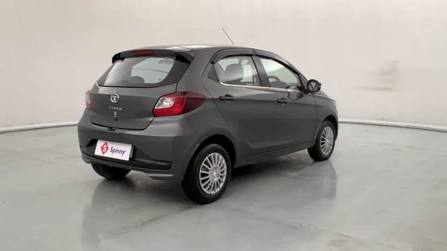 Second-hand 2023 Tata Tiago XT for sale in Kanpur-3