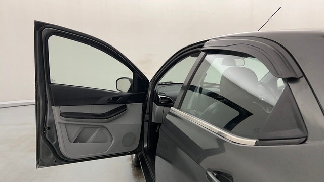 Second-hand 2023 Tata Tiago XT for sale in Kanpur-30