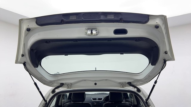 Second-hand 2017 Maruti Suzuki Swift LXI Option for sale in Noida-38