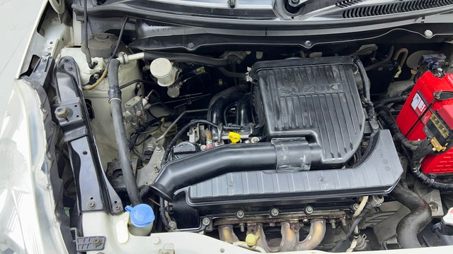 Second-hand 2017 Maruti Suzuki Swift LXI Option for sale in Noida-27