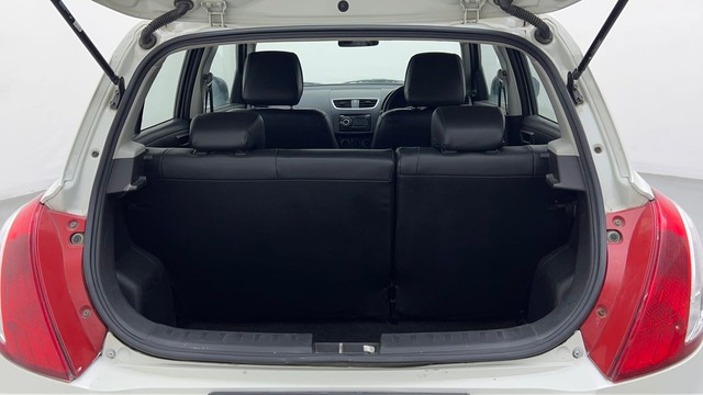 Second-hand 2017 Maruti Suzuki Swift LXI Option for sale in Noida-9