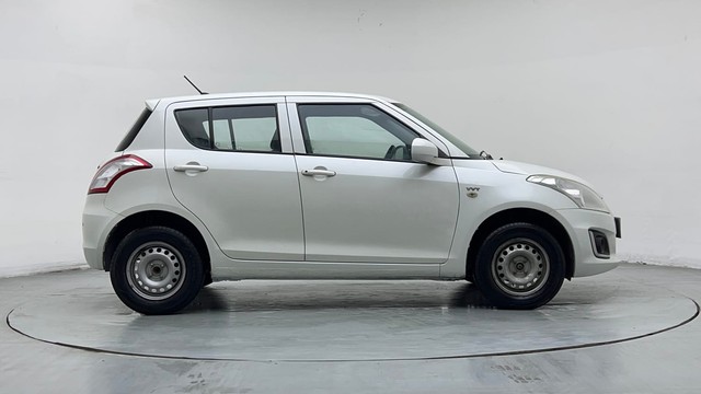 Second-hand 2017 Maruti Suzuki Swift LXI Option for sale in Noida-2