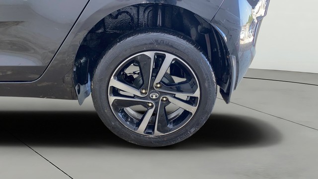 Second-hand 2021 Tata Altroz XZ Plus Dark Edition BSVI for sale in Ahmedabad-27