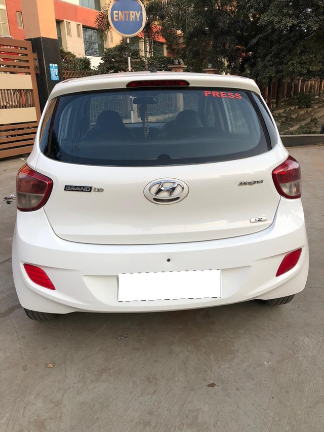 Second-hand 2015 Hyundai i10 Magna 1.1L for sale in Kanpur-2