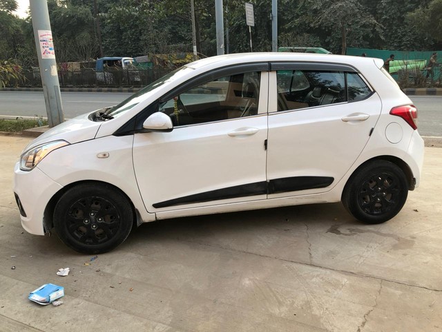 Second-hand 2015 Hyundai i10 Magna 1.1L for sale in Kanpur-5