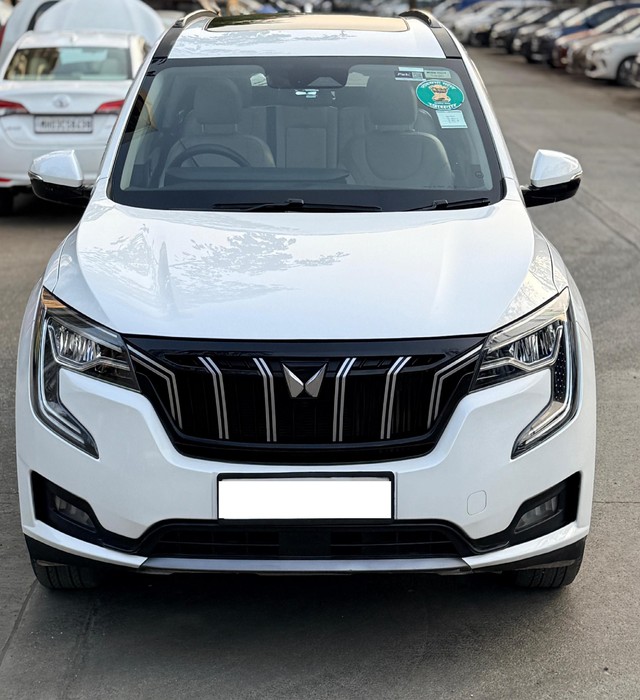 Second-hand 2023 Mahindra XUV700 AX7 AWD Diesel AT BSVI for sale in Mumbai-3