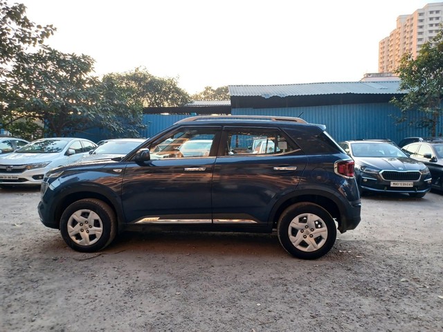 Second-hand 2020 Hyundai Venue S for sale in Mumbai-14