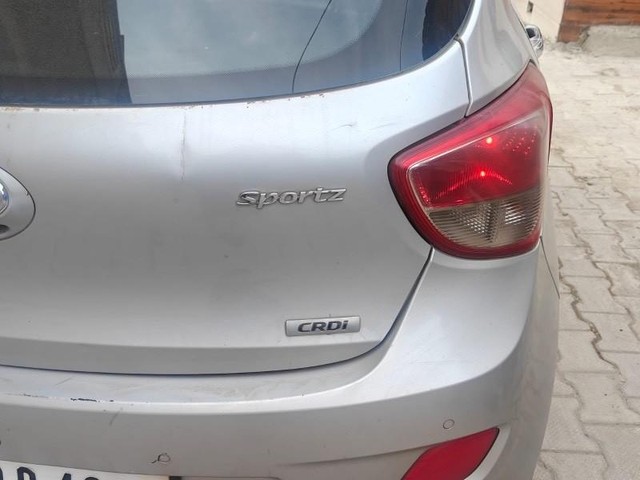 Second-hand 2015 Hyundai Grand i10 CRDi Sportz for sale in Panchkula-3