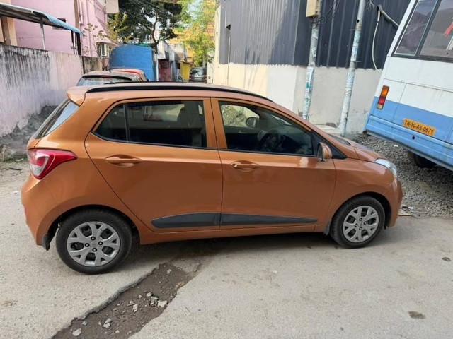 Second-hand 2016 Hyundai Grand i10 Sportz for sale in Tiruvallur-2