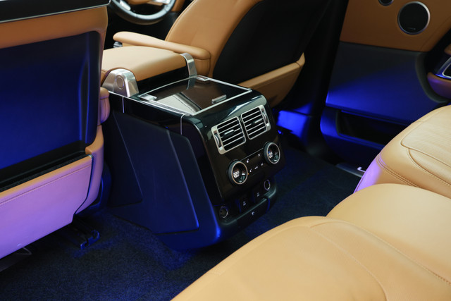 Second-hand 2021 Land Rover Range Rover 3.0 Diesel LWB Vogue for sale in Gurgaon-13