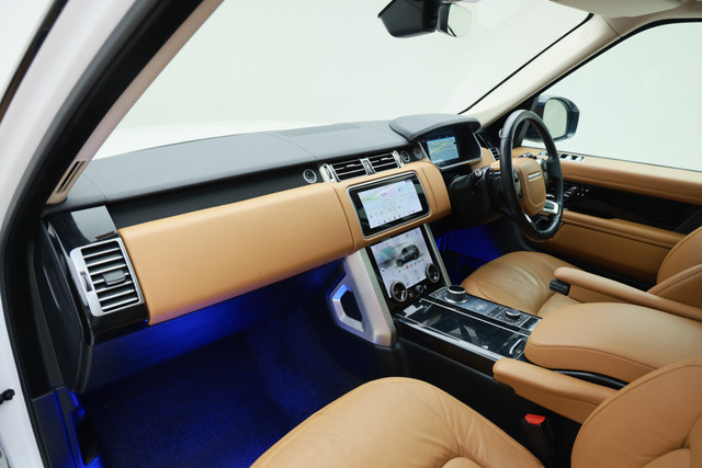 Second-hand 2021 Land Rover Range Rover 3.0 Diesel LWB Vogue for sale in Gurgaon-15