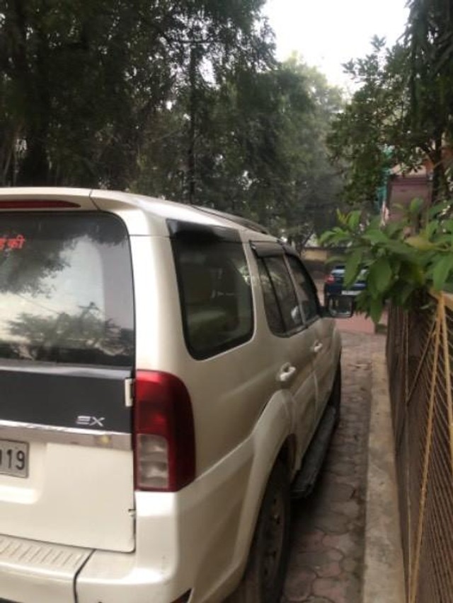 Second-hand 2013 Tata Safari Storme EX for sale in Gwalior-1