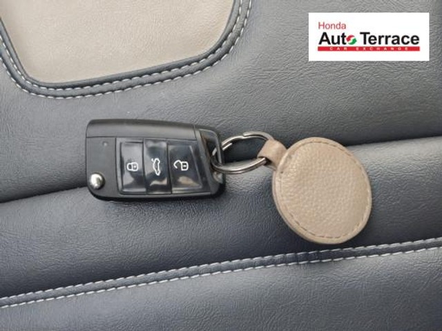 Second-hand 2022 Volkswagen Taigun 1.0 TSI Topline BSVI for sale in Chennai-13