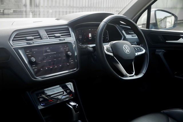 Second-hand 2022 Volkswagen Tiguan 2.0 TSI Elegance BSVI for sale in New Delhi-15