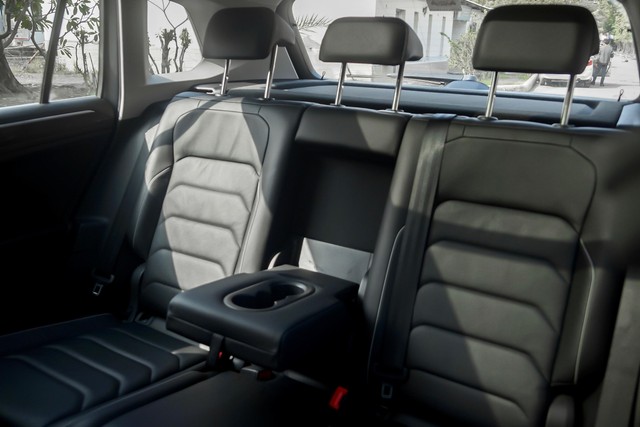 Second-hand 2022 Volkswagen Tiguan 2.0 TSI Elegance BSVI for sale in New Delhi-14