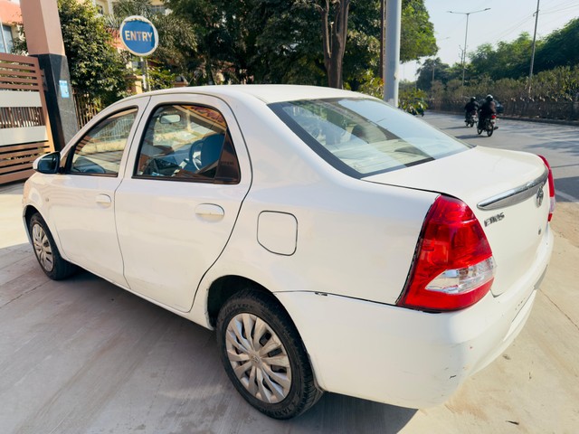 Second-hand 2015 Toyota Etios GD for sale in Kanpur-3
