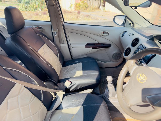 Second-hand 2015 Toyota Etios GD for sale in Kanpur-6