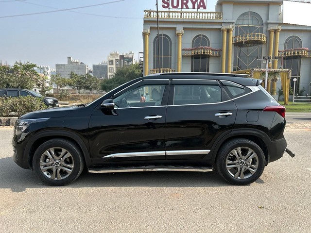 Second-hand 2022 Kia Seltos HTX G for sale in New Delhi-3