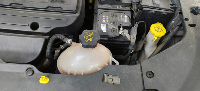 Second-hand 2019 Jeep Compass 1.4 Longitude Option BSIV for sale in New Delhi-14