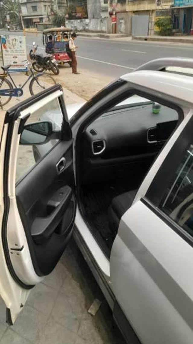 Second-hand 2019 Hyundai Venue SX Plus Turbo DCT BSIV for sale in Siliguri-13