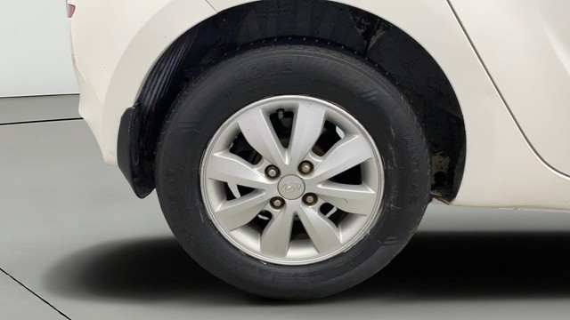 Second-hand 2012 Hyundai i20 Sportz AT 1.4 for sale in Kochi-24