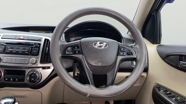 Second-hand 2012 Hyundai i20 Sportz AT 1.4 for sale in Kochi-12